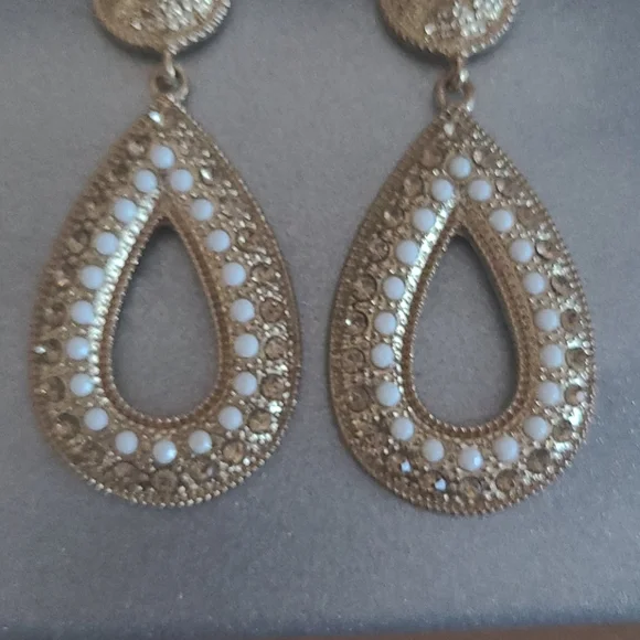 Earrings Gold Tone White Bead Teardrop Shape Statement Stud Back Wedding Party - Picture 2 of 5